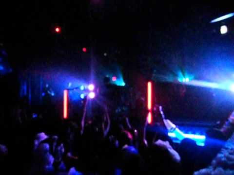 Dahvie Knocks Outt Shane Coats