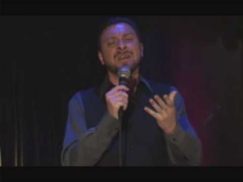 Luis Filipelli canta "Una tarde cualquiera"