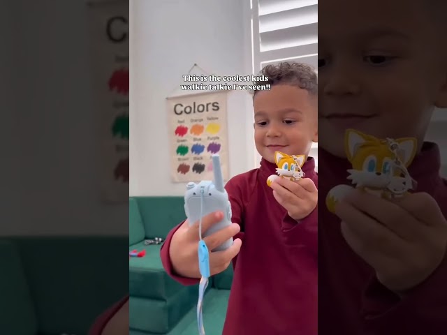 Vídeo relacionado con Kearui Walkie Talkie Niños, 2 Pack Walkie Talkie para Niños 8 Canales LCD Pantalla Larga Distancia 3KM, Linterna Incorporado Juguete Regalos para Niños de 3-12 Años