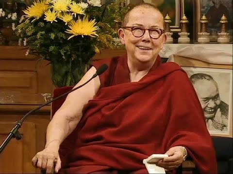 1/19 - When the chocolate runs out (FR/ENG) : What is the mind ? - Venerable Robina Courtin