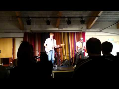 Clean Attic - Squiggly Line-live @Fellingsbro Folkhögskola(bad sound)