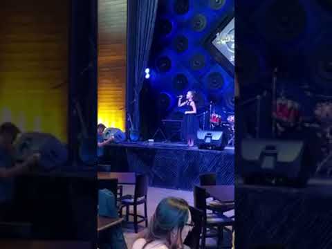 (A Million Dreams cover by Scarlett) performance in Hard Rock Cafe Bali.