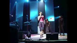 Kelly Clarkson &amp; Tamyra Gray - You Thought Wrong Live 2004