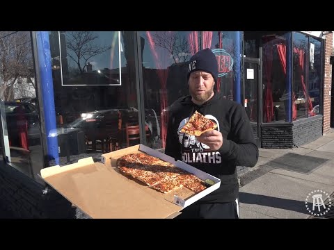 Barstool Pizza Bewertung - Football Pizza (Minneapolis, MN)