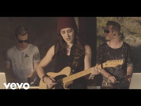 Juno im Park - Never Gonna Give You Up ft. Hannah Trigwell