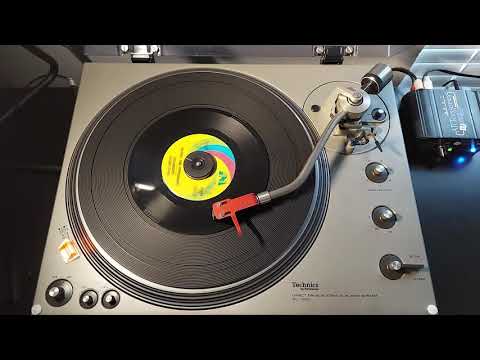 "Incense and Peppermints" - Strawberry Alarm Clock [UNI, 1967] [MONO] 45 RPM Vinyl rip