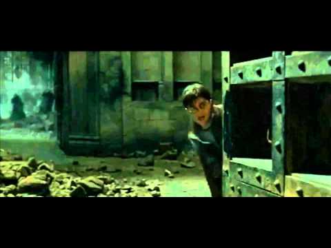 Harry Potter and the Deathly Hallows: Part II (Clip 'Battle of Hogwarts Begins')