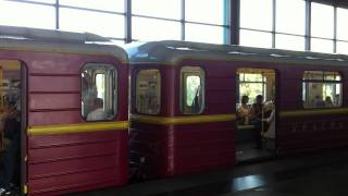 preview picture of video 'Moscow Subway ( Московский метрополитен ) HD'