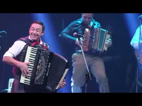 DVD Gaúcho da Fronteira - Tão Pedindo Um Vanerão (part. esp. Gildinho e Chiquito)