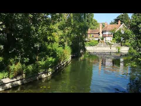 George Michaels beautiful house in Goring at his birthday 25 juni 18 - England
