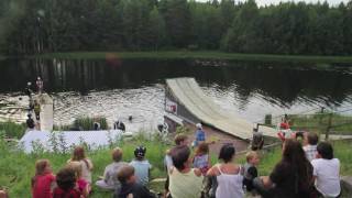 preview picture of video 'Snowcamps uppvisning i vattenhopp. Orsa-21 juli 2010'