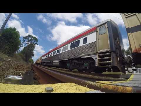 SCT FIIRST TRAIN TO BRISBANE ON 7MB9