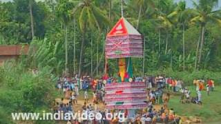 Chamakkavu kettu kazhcha - effigy being taken to the temple on a country boat