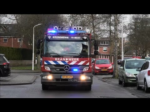 Opkomst en Uitruk Brandweer Krommenie 11-8037 Met spoed naar een Persoon te water in Wormerveer