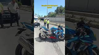 İzmir'deki kazada motosiklet sürücüsü hayatını kaybetti.#sondakika #iz