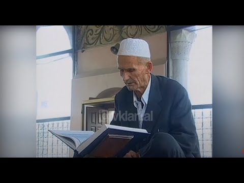 Dita e parë e Ramazanit, politikanët shtrojnë iftar për besimtarët (6 Nëntor 2002)