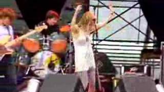 Sonic Youth - Kim Gordon dancing during "What a Waste"