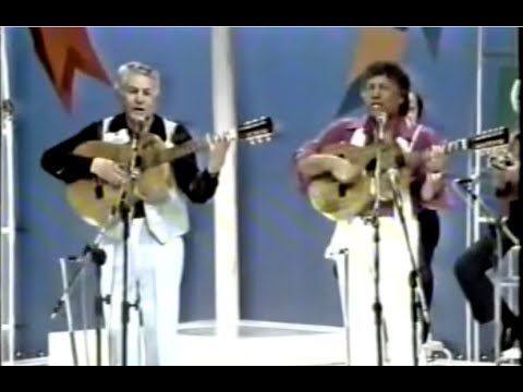 Tonico e Tinoco cantando 06 Cururus (Seleção Especial) | Caipira de Clementina
