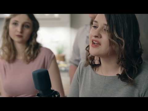 NaNowo - Rozpięty na ramionach