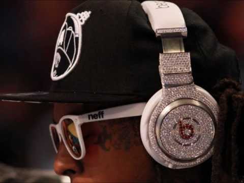 Lil Wayne Listens To Beats!.  August 2012