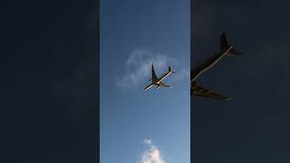 那覇空港を離陸していった飛行機