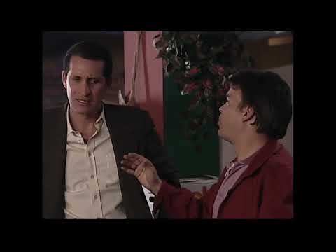 Pedro El Escamoso Pedro ebrio se pelea con René, arma tremendo alboroto y termina apresado