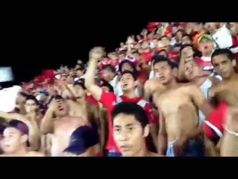"Tiburones rojos - porra / señores yo tengo huevos yo tengo aguante ." Barra: Guardia Roja &bull; Club: Tiburones Rojos de Veracruz