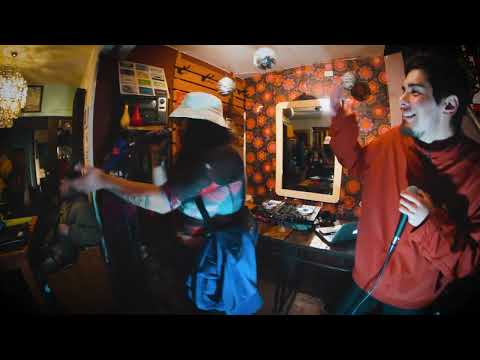 MC AL CUADRADO - Festival de Viña Permanente, Baúl Café. (Sonido directo)