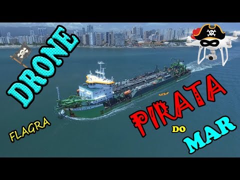 Drone Sobrevoando Navio Gigante