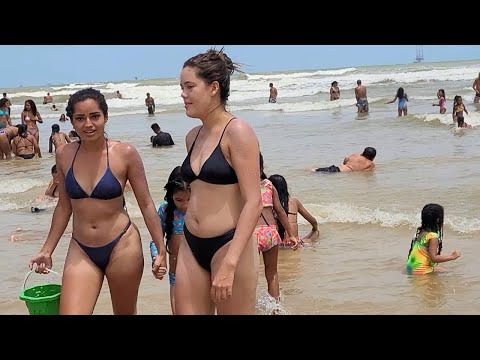 Atalaia Beach is packed! That's what summer in Aracaju is like!