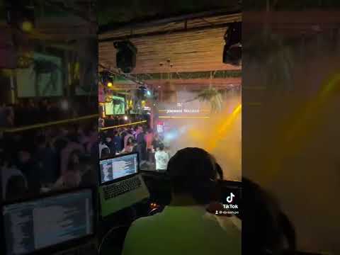 DJ NASH iniciando la noche !!!
