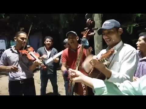 Con el Grupo Musical de cuerda Los Luceros del Sur, San Isidro, Choluteca.