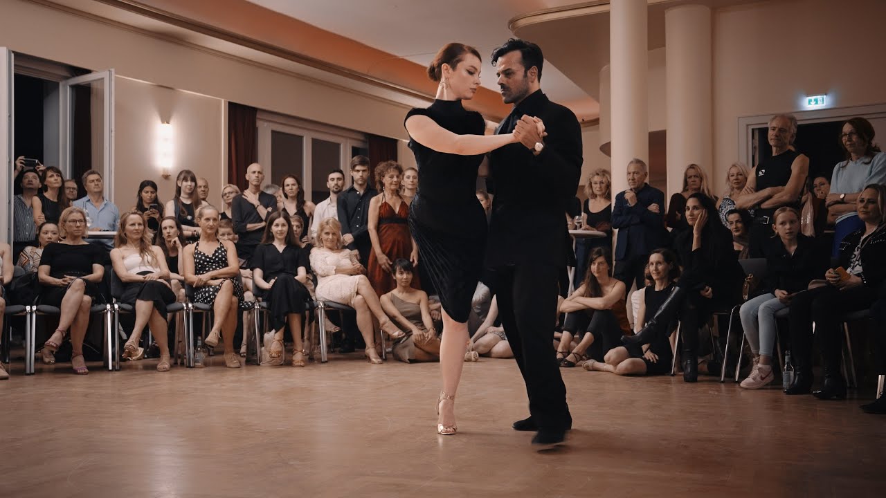 Salomé Fromenteil & Duddie David Mancini dance 'Carnaval de Mi Barrio' by Edgardo Donato 1/4