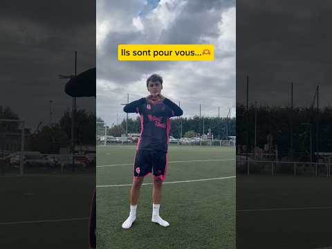 Ils sont à vous ! 🎉 Merci d’avoir réalisé mon rêve…😍❤️ TEAM LF