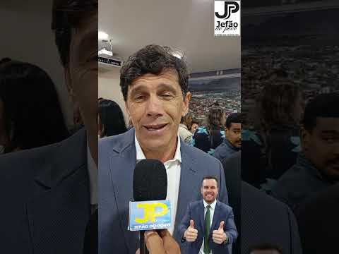 Na cerimônia de posse, dia 02/04/2026, Binho o prefeito de Lafaiete coutinho e pai do Flavinho.