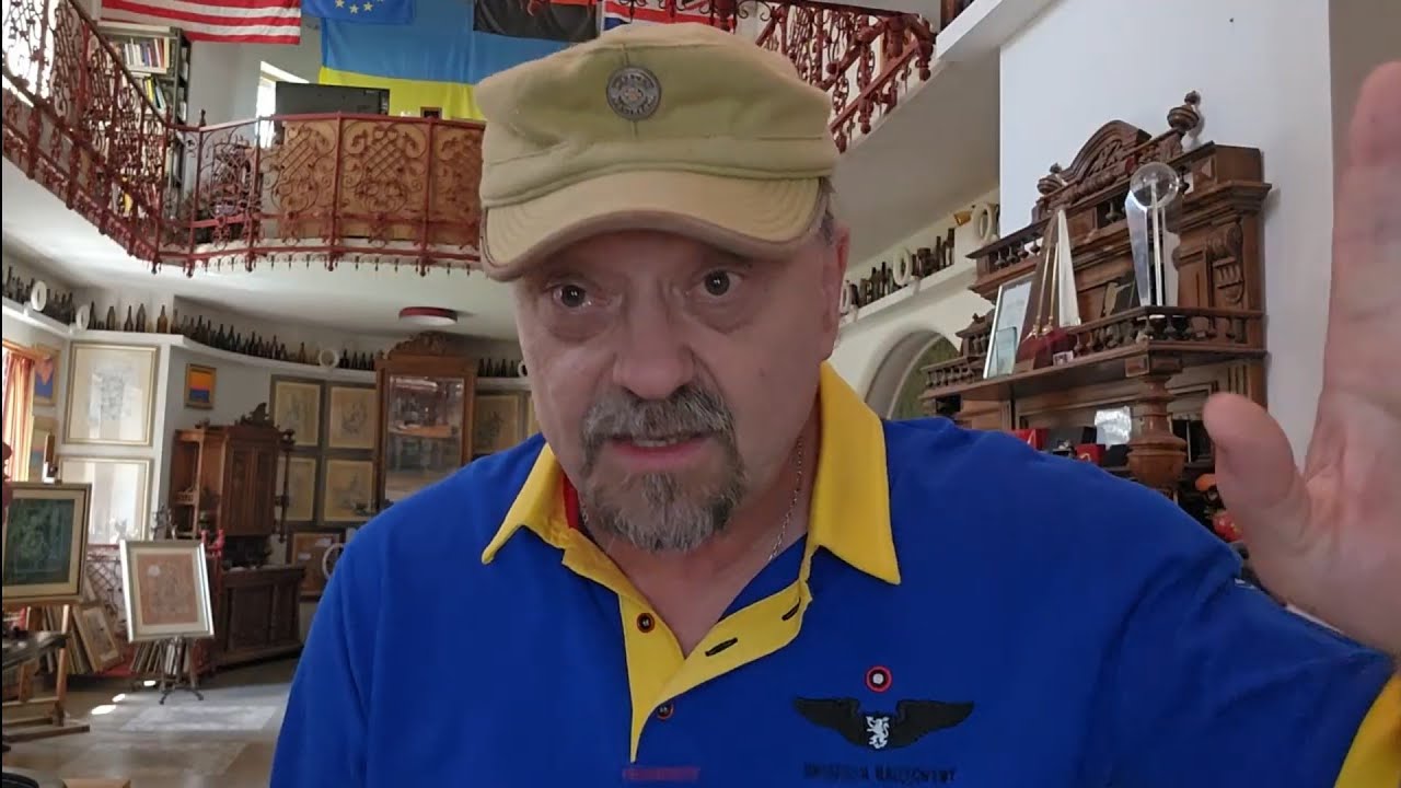 Зеля оброссиивает Украину, он нас путинизирует и даже кадыризирует, это обес
