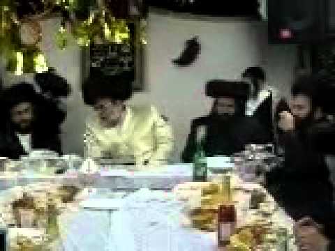Spinka Rabbi zt"l @ simches Beis hashoiva in sika