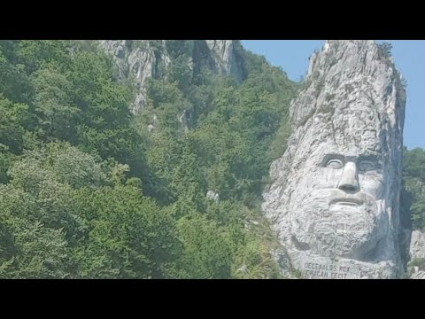 Plimbare cu barca pe Dunăre:Orșova-Dubova,Capul lui Decebal,Mănăstirile Mraconia&Ana ,Tabula Traiana