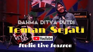 Download lagu Teman Sejati Cover Rahma D Putri Live Seasson... mp3