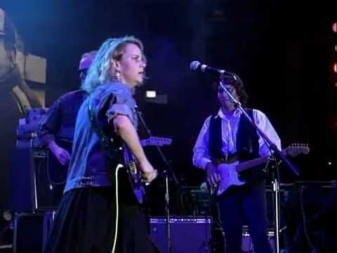 Mary Chapin Carpenter - Down At The Twist And Shout (Live at Farm Aid 1992)