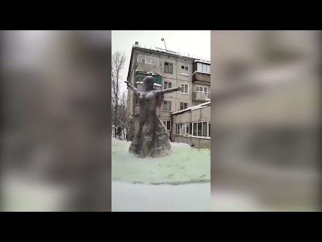 Снежная «Родина-мать»