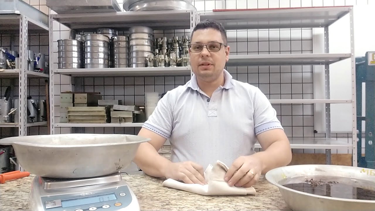 Prof. Dr. Carlos Balestra - Ensaio de Massa Especifica do Agregado Graúdo