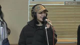 [VID] 190109 Apink - %%(Eung Eung) @ MBC FM4U Kim Shinyoung Song of Hope Radio