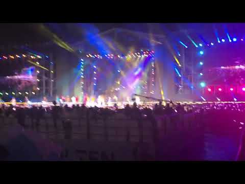 Chàng baby milo - ĐÔNG NHI và màn tung gấu bông cho fan chưa từng có (liveshow TEN ON TEN)