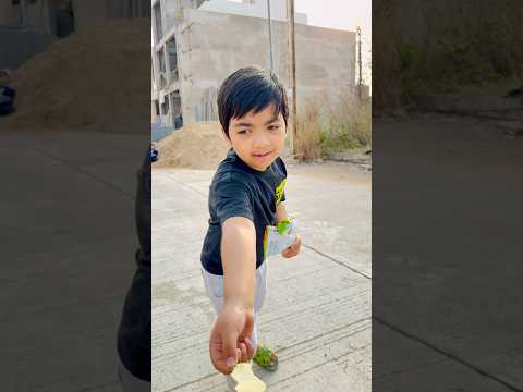 Krashiv feeds the dog 🥰