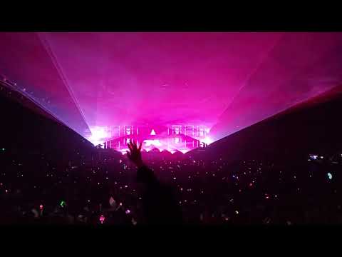 Afrojack plays "Numb vs. Tremor vs. Hands Up", Give Thanks, Cow Palace, Daly City, CA, 2023