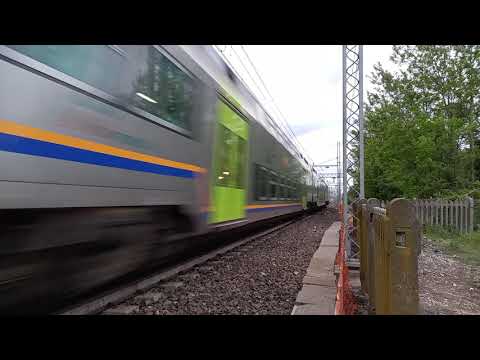 Regionale Veloce Trenord in nuova livrea. Transito a Sommacampagna (VR) dir. Milano 18 maggio 2021