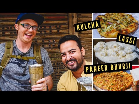 印度北印度早餐街美食之旅在印度AMRITSAR，令人驚歎的PUNJABI食品與當地導遊! (North Indian BREAKFAST STREET FOOD Tour in AMRITSAR, India | Amazing PUNJABI FOOD with Local Guide!)