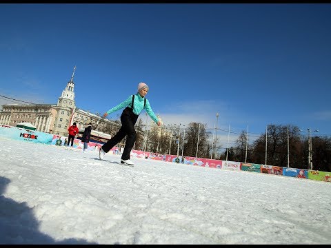 «Вот бы кататься на коньках до начала дачного сезона!»