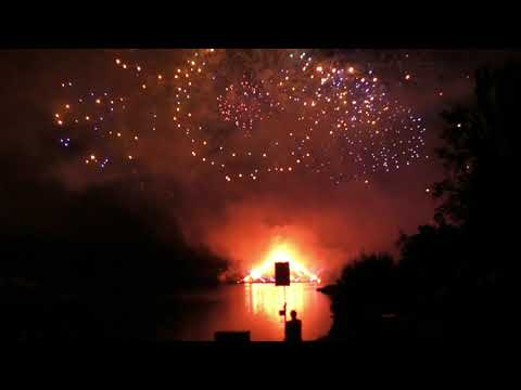 Ignis Brunensis 2023 - OHŇOSTROJ "OHNIVÝ POLIBEK VODĚ" (FRANCIE) / FIREWORK (FRANCE)